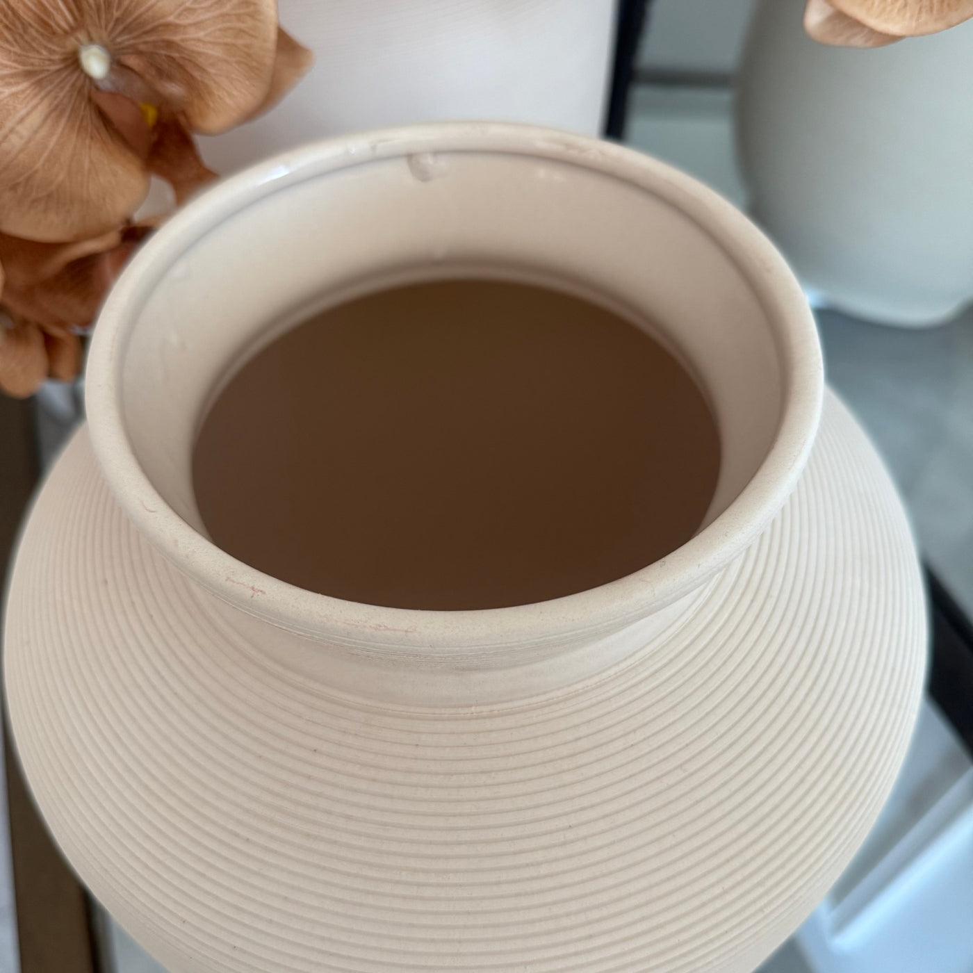 Ria Textured handmade beige vase - Luscious Homewares