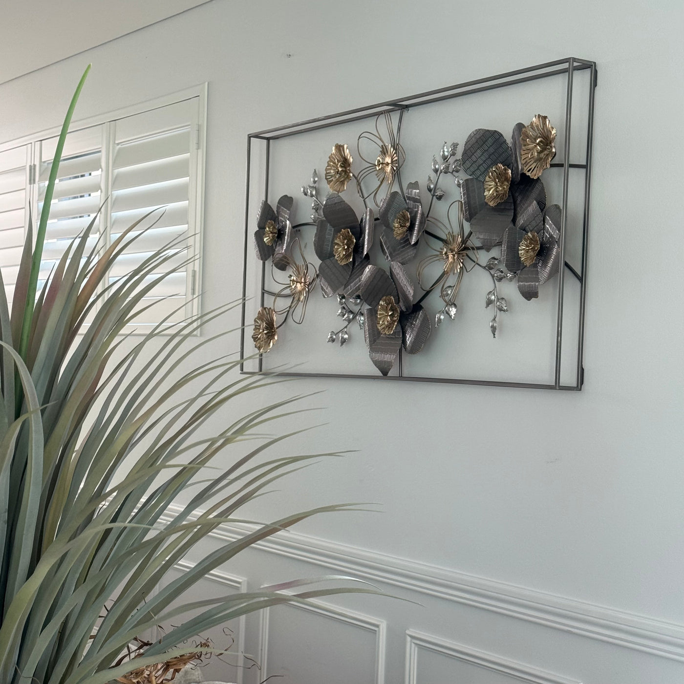 Floral bloom metal wall art hanging - Luscious Homewares