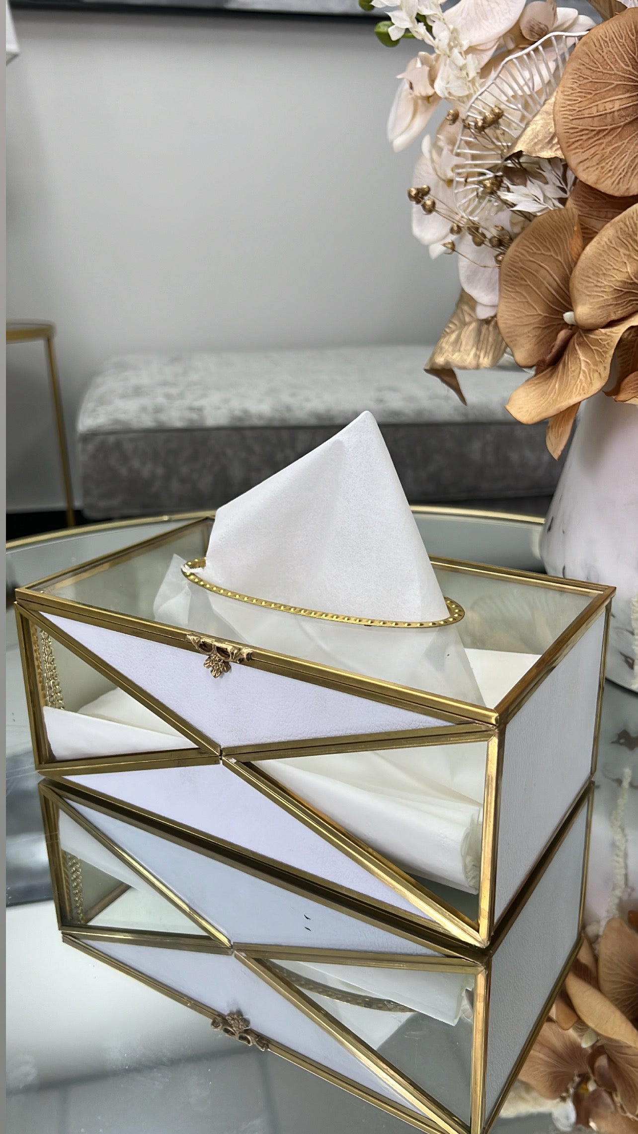 Lenora white tissue box - Luscious Homewares