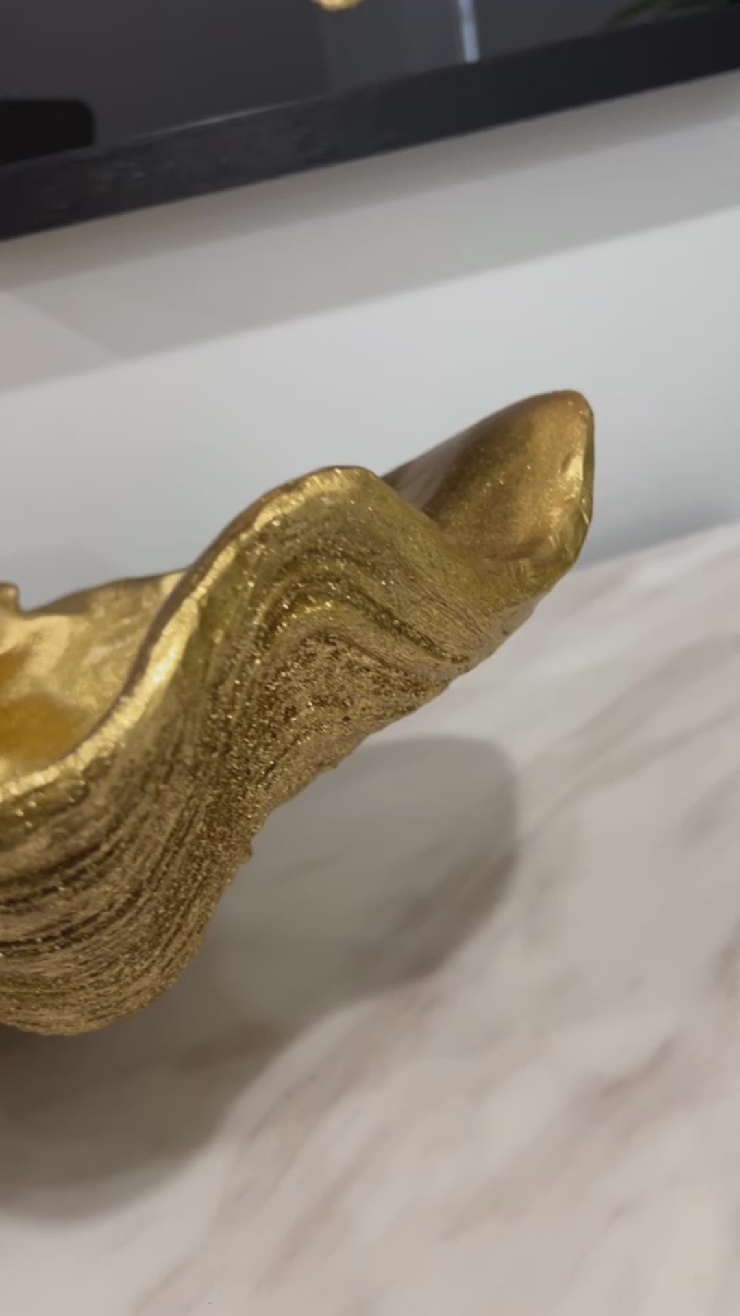 Gold XL clam shell