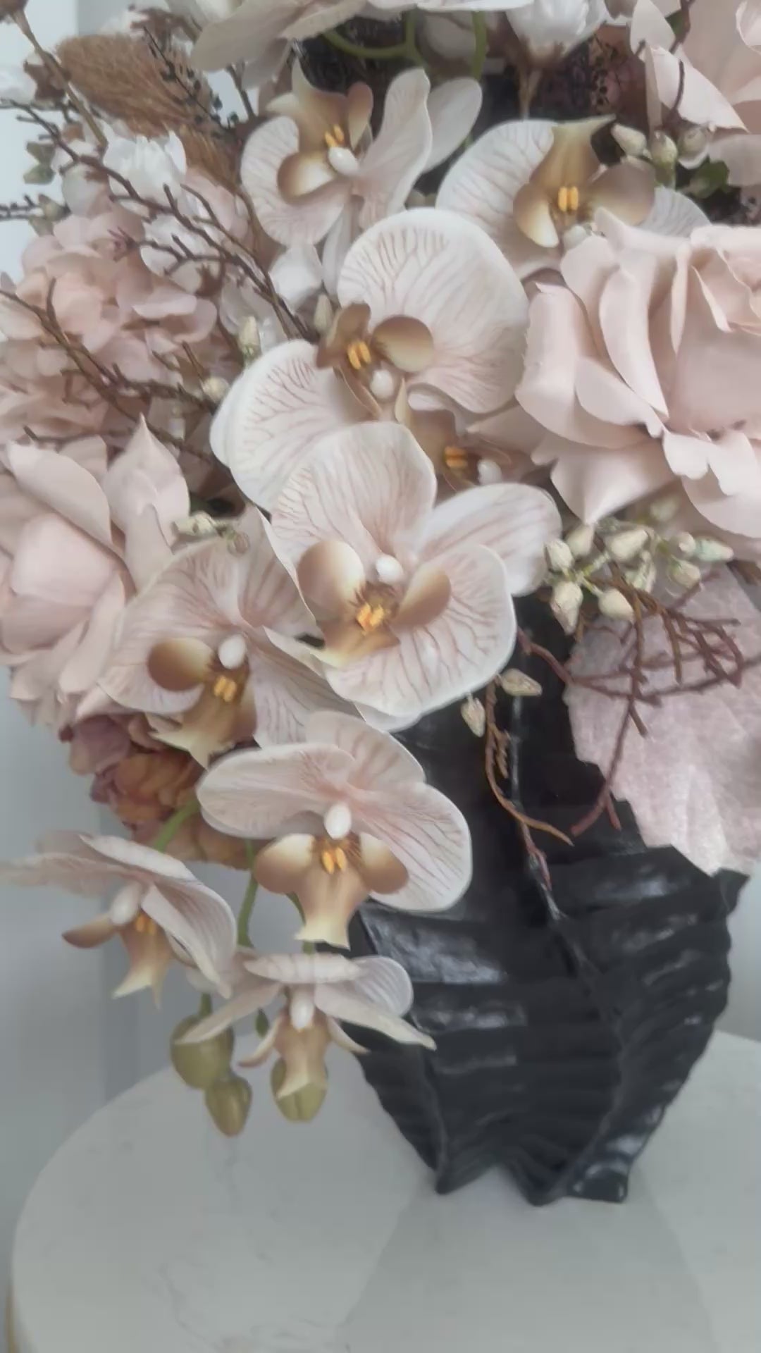 blooms flower Arrangement