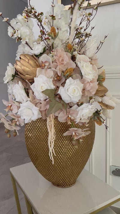 Lilliyana bloom Floral Arrangement