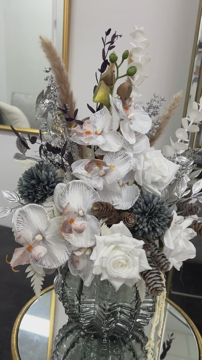Samo floral arrangement
