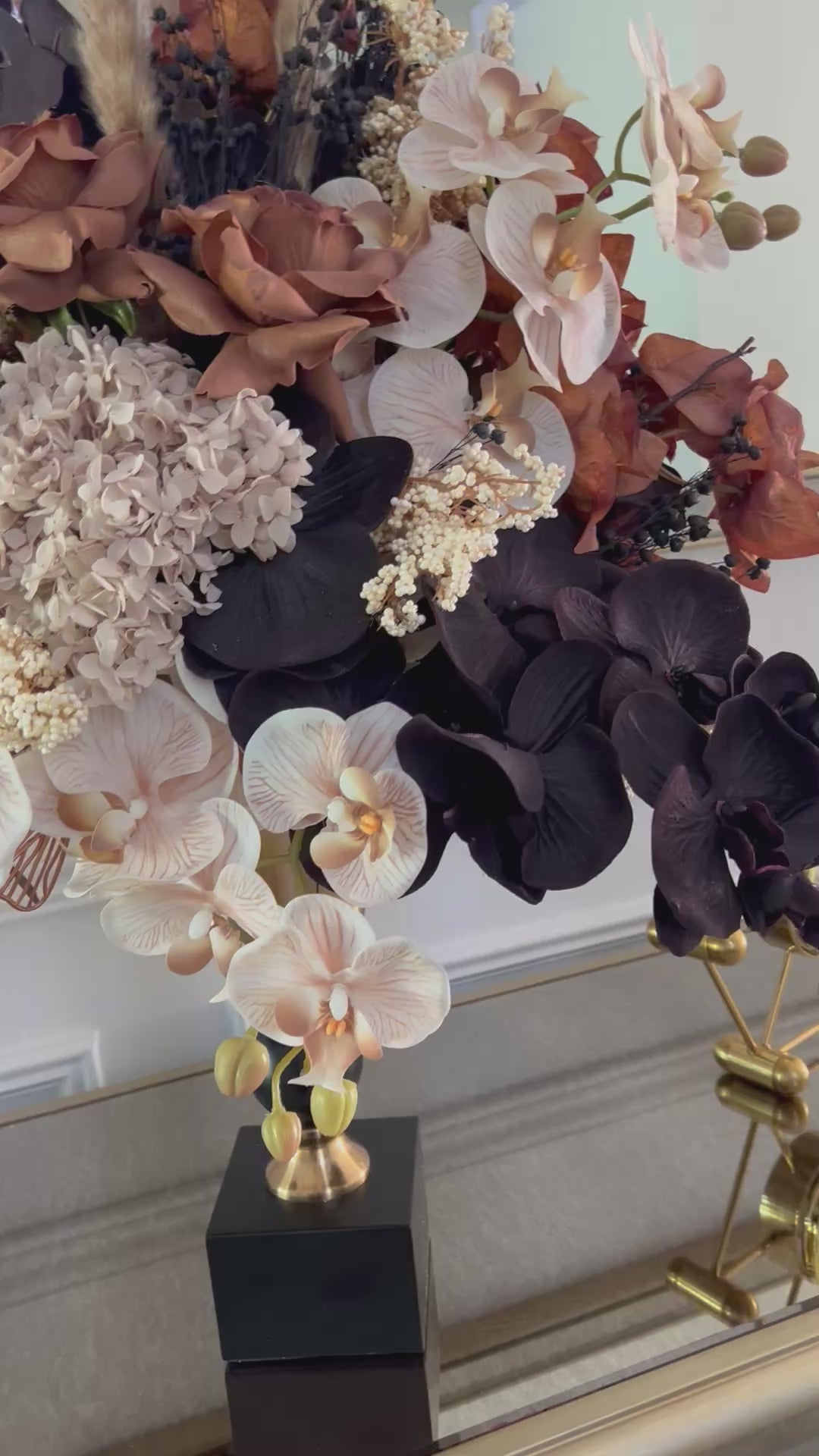 Lana 🤎 Floral Arrangement