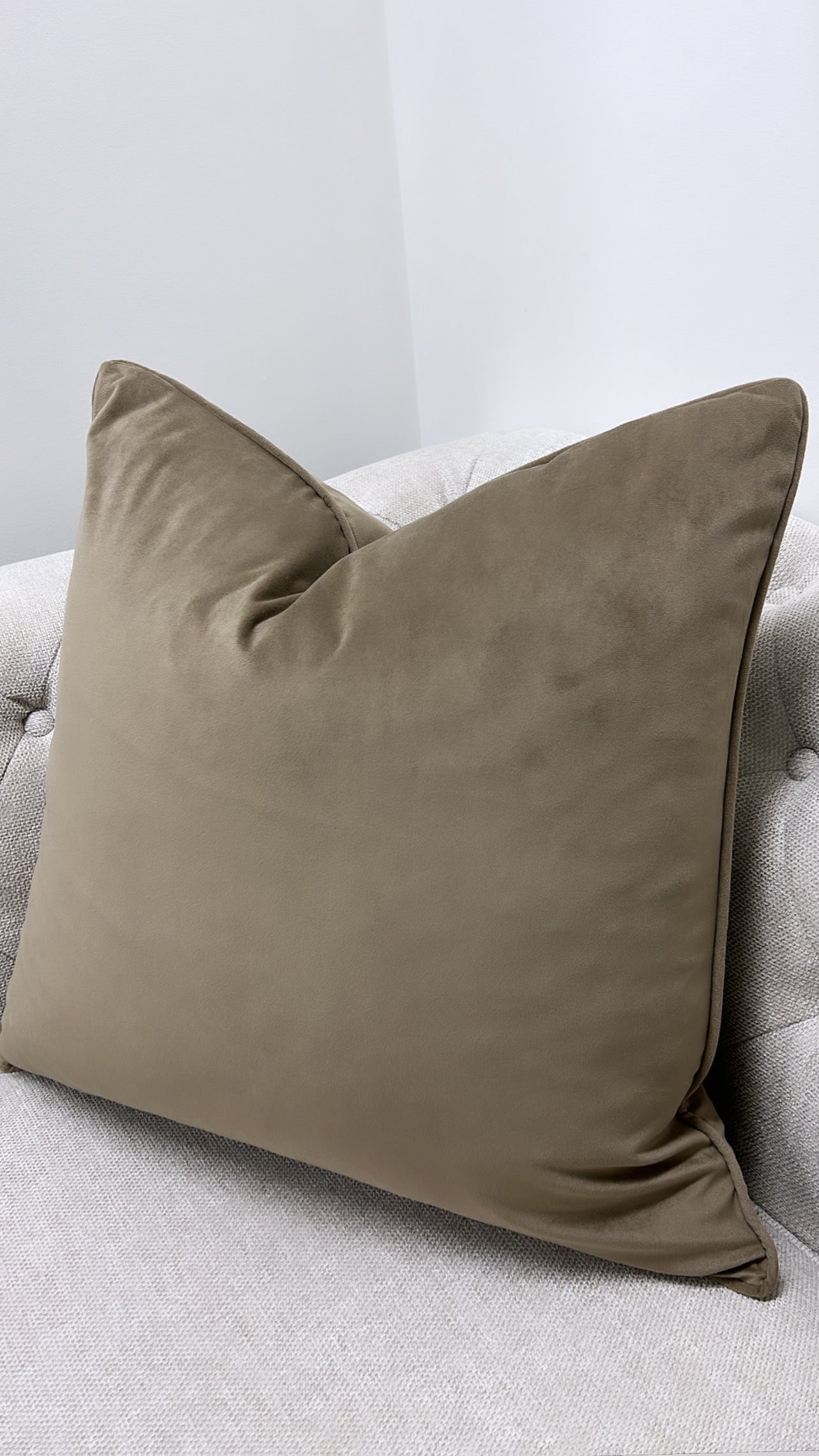 Amaya Luxe Velvet Expresso 55x55 - Luscious Homewares