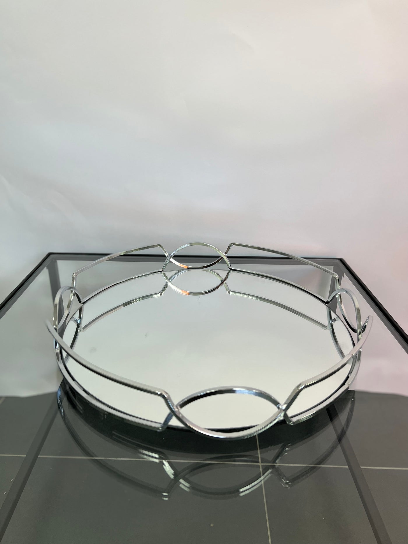 Tyra silver round tray - Luscious Homewares